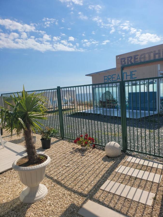 Hotel Breathe Vama Veche Esterno foto